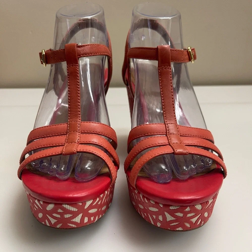 Clarks Wedge Sandals Size 7.5 Amelia Castle Coral Artisan Leather Platform Heels